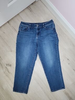 Classic Mid-Rise Ankle Jeans in Blue
